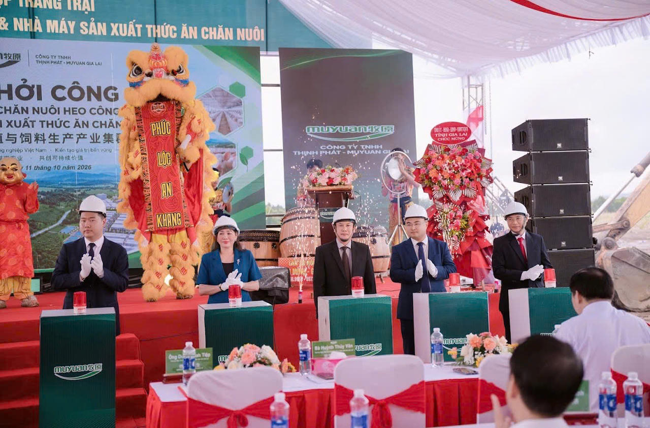 Lễ khởi công tổ hợp trang trại chăn nuôi heo công nghệ cao và nhà máy sản xuất thức ăn chăn nuôi. (Ảnh: Trung tâm Xúc tiến đầu tư Gia Lai).