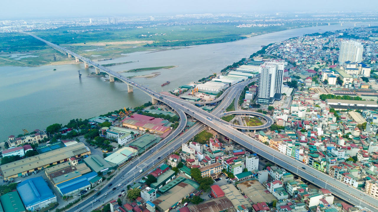 Thành phố Hà Nội đang “thay da, đổi thịt” từng ngày. (Ảnh: PLVN)