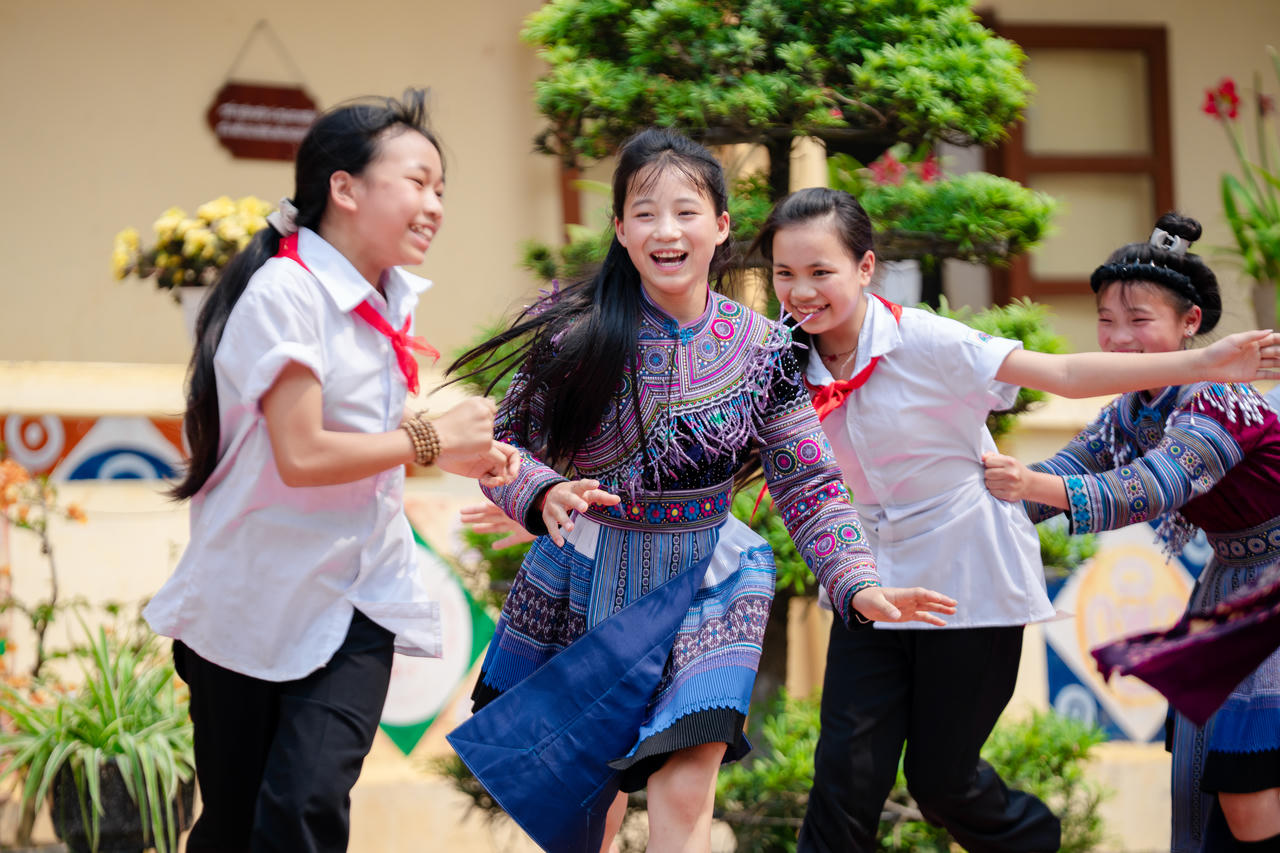 Ngày Quốc tế Trẻ em gái 11/10: Phát động chiến dịch toàn cầu “Viết lại tương lai em gái”
