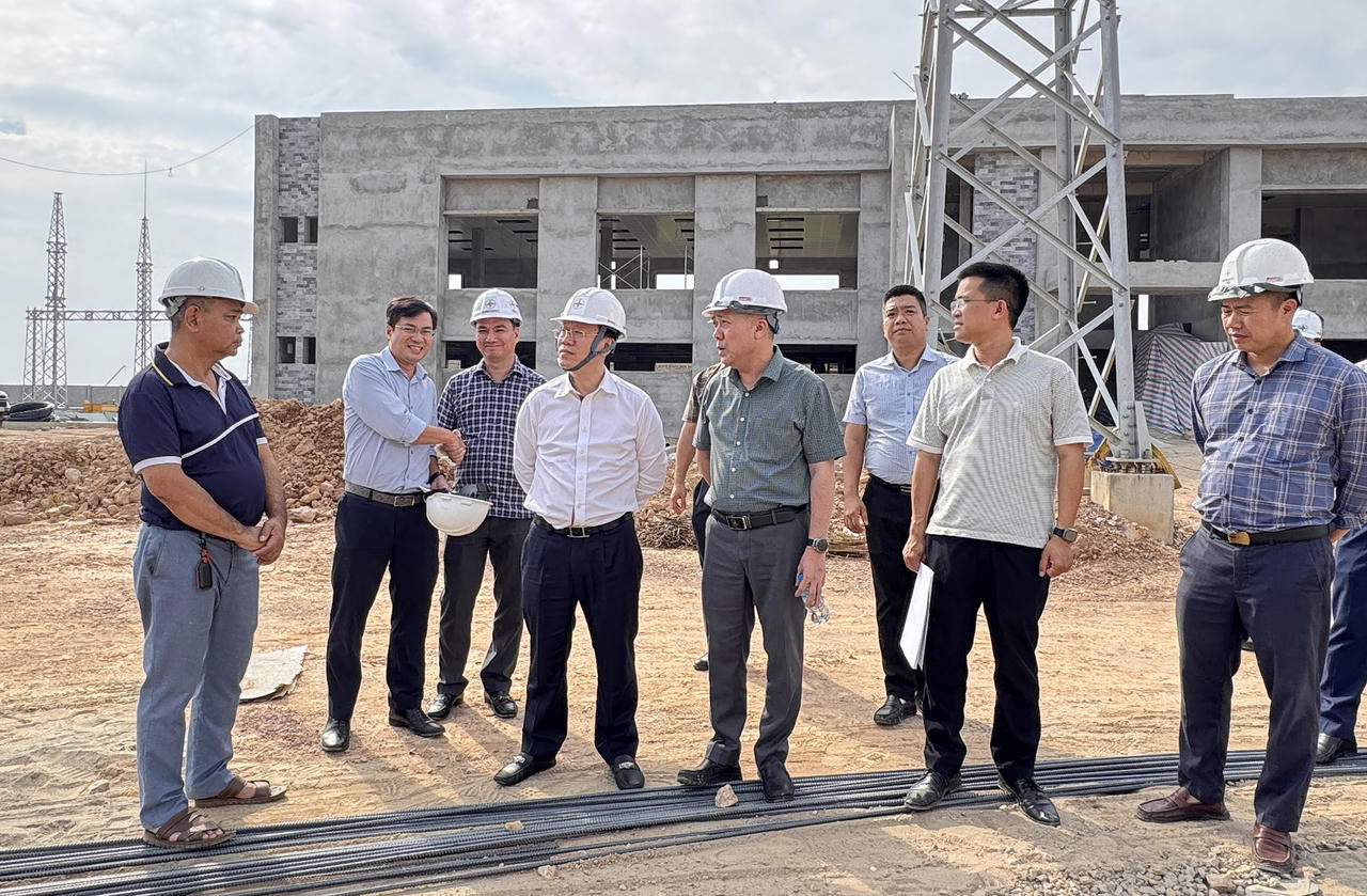 Chủ tịch HĐTV EVNNPT kiểm tra tiến độ Dự án Trạm biến áp 220kV Yên Dũng và đường dây đấu nối