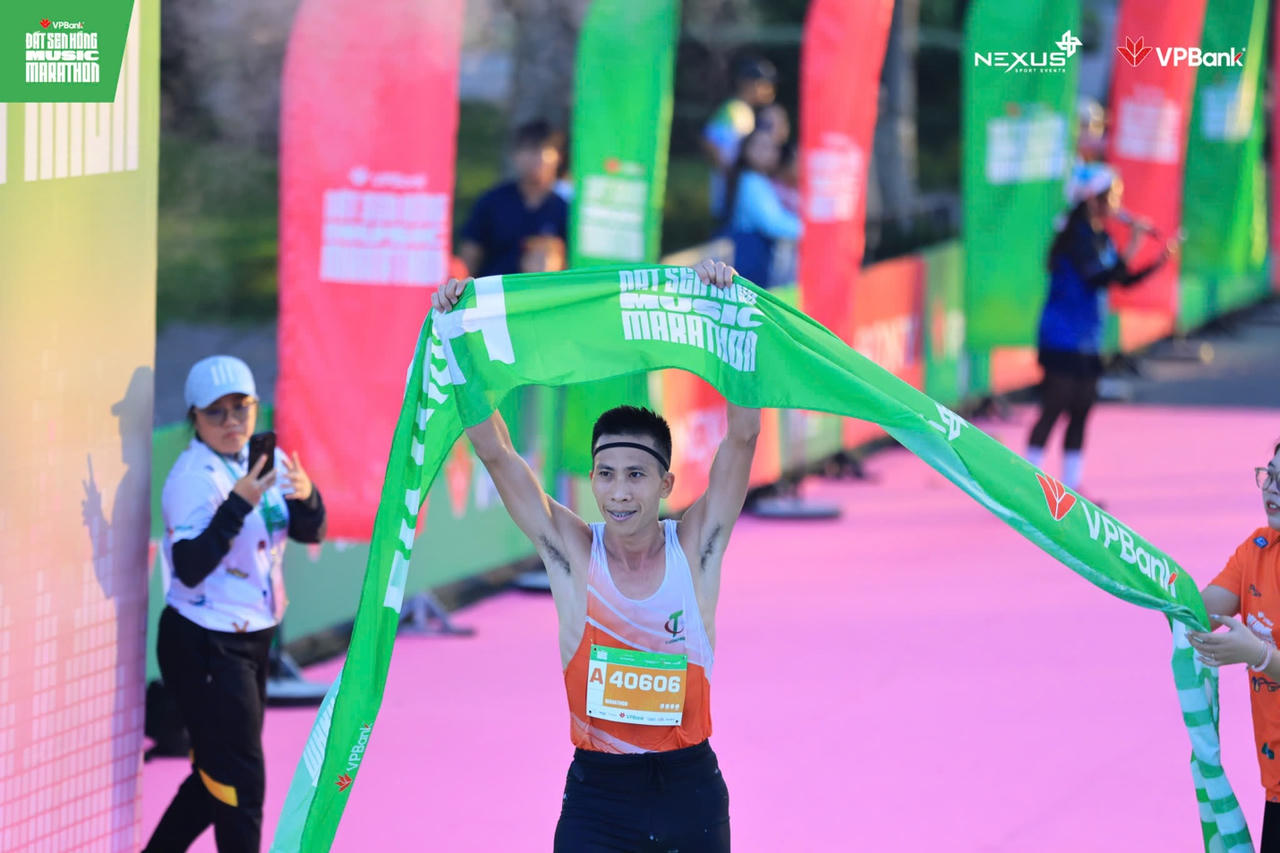 Trương Văn Tâm xuất sắc đạt thành tích hạng nhất 42KM, nội dung nam với thành tích 2 giờ 39 phút 34 giây