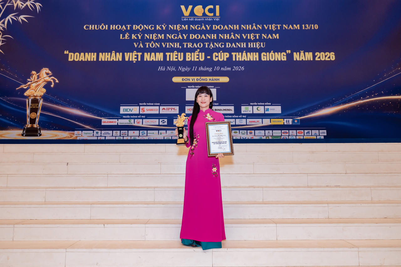 Chủ tịch HĐTV Công ty Yến sào Khánh Hòa nhận danh hiệu Doanh nhân Việt Nam tiêu biểu