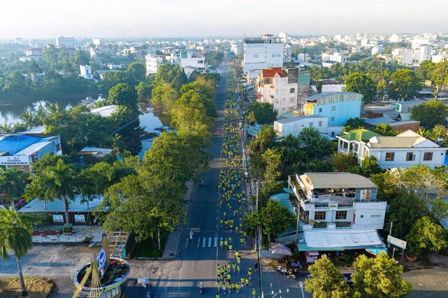 Vận động viên tranh tài sôi nổi ở bốn cự ly, quyết tâm chinh phục mục tiêu tại VPBank Đất Sen Hồng Music Marathon 2026