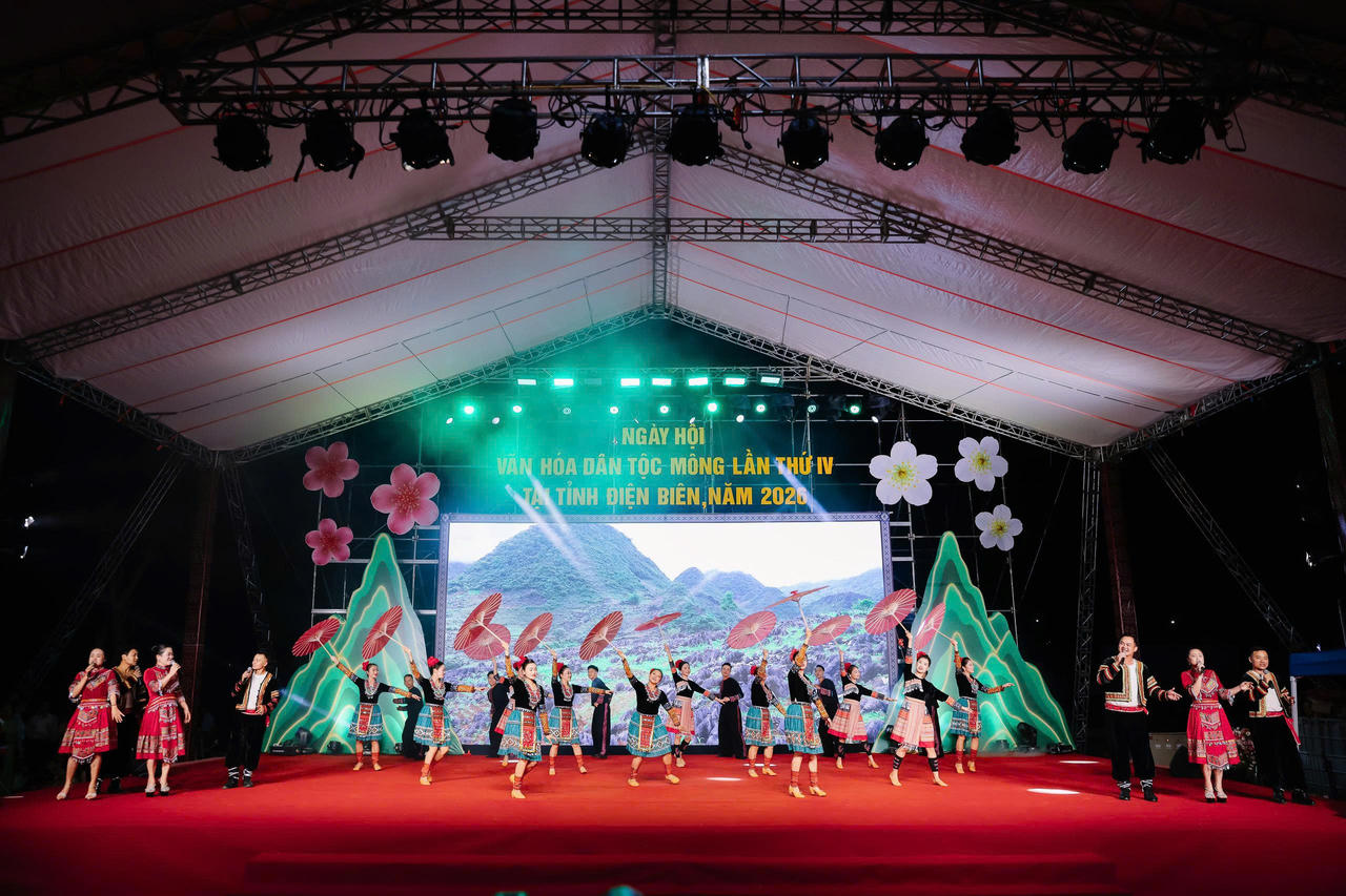 Chương trình văn nghệ tại lễ bế mạc (Ảnh: CTV).