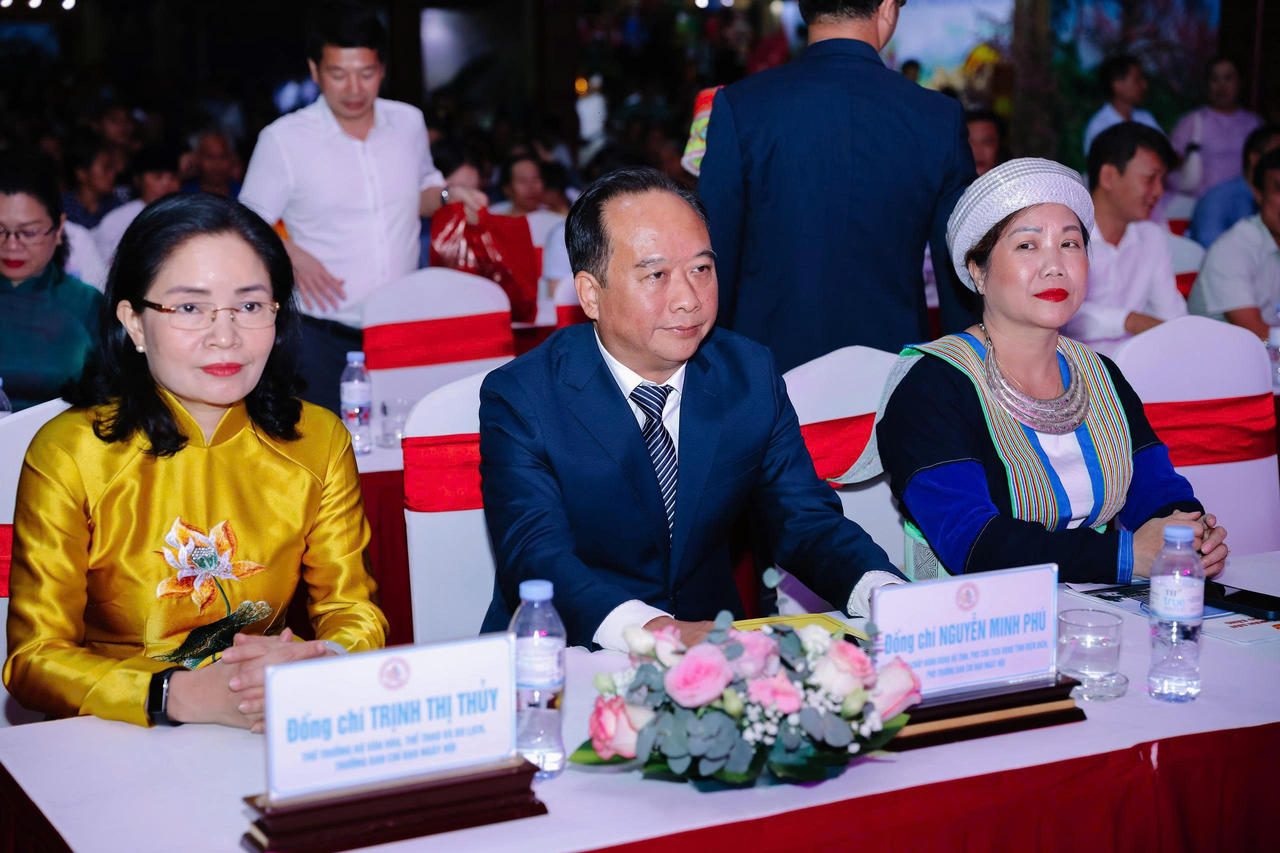 Các đại biểu dự lễ bế mạc.