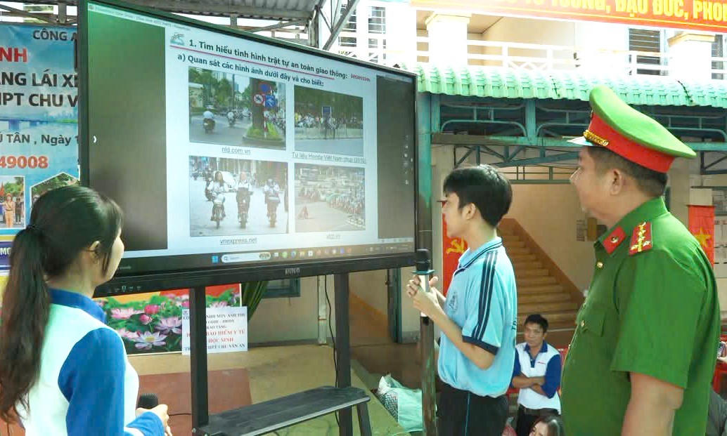 An Giang: Tập huấn kiến thức, kỹ năng lái xe an toàn cho hơn 1.700 học sinh Trường THPT Chu Văn An