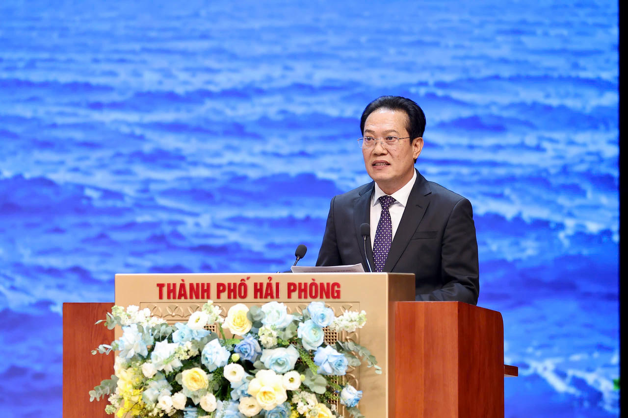 Chủ tịch Hiệp hội Doanh nghiệp TP Hải Phòng Trần Văn Thắng phát biểu tại hội nghị. (Ảnh: Việt Cường)
