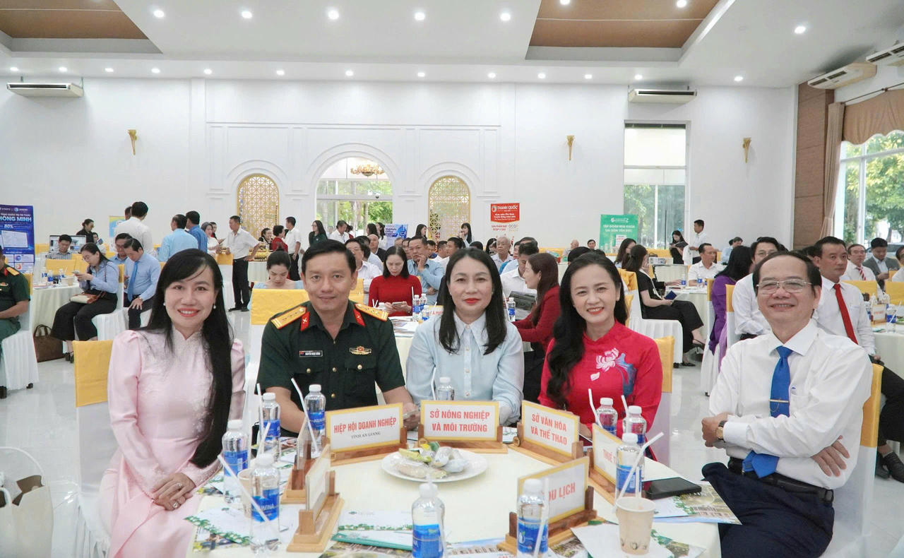 An Giang: Tôn vinh doanh nhân, tăng cường kết nối cộng đồng doanh nghiệp
