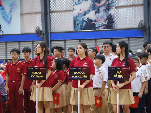 Giải thi đấu thu hút gần 1000 người tham dự đến từ khắp các tỉnh thành thuộc Hệ thống UKA & iSchool