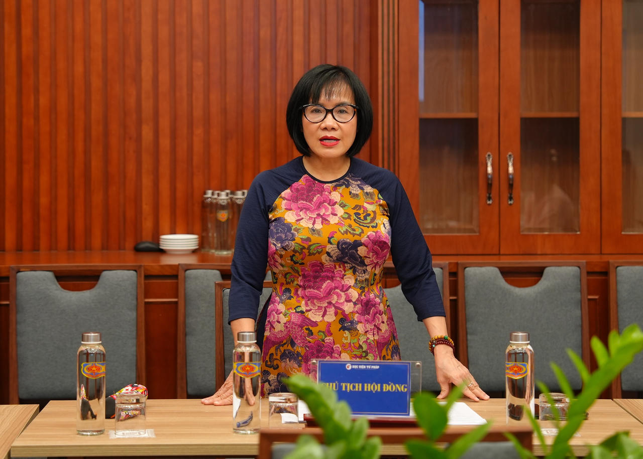 Thứ trưởng Đặng Hoàng Oanh.