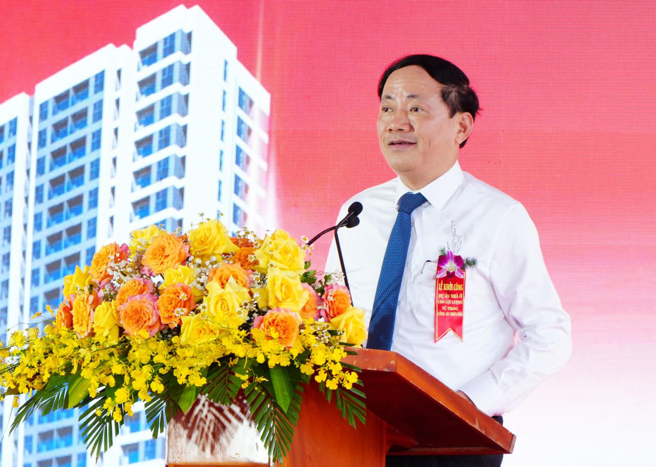 Chủ tịch UBND tỉnh Gia Lai Phạm Anh Tuấn phát biểu tại buổi lễ. (Ảnh: KL)