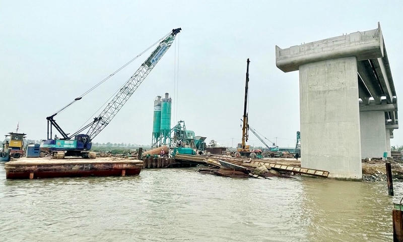 UBND tỉnh Ninh Bình đã ban hành Quyết định điều chỉnh gia hạn dự án đường nối cầu vượt sông Bôi. (Ảnh T.A)
