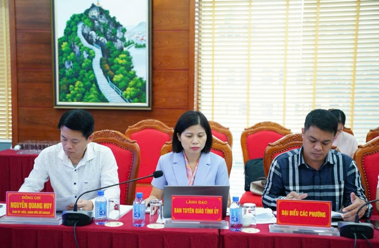 Một số đại biểu tại Hội thảo. Ảnh: H.M.