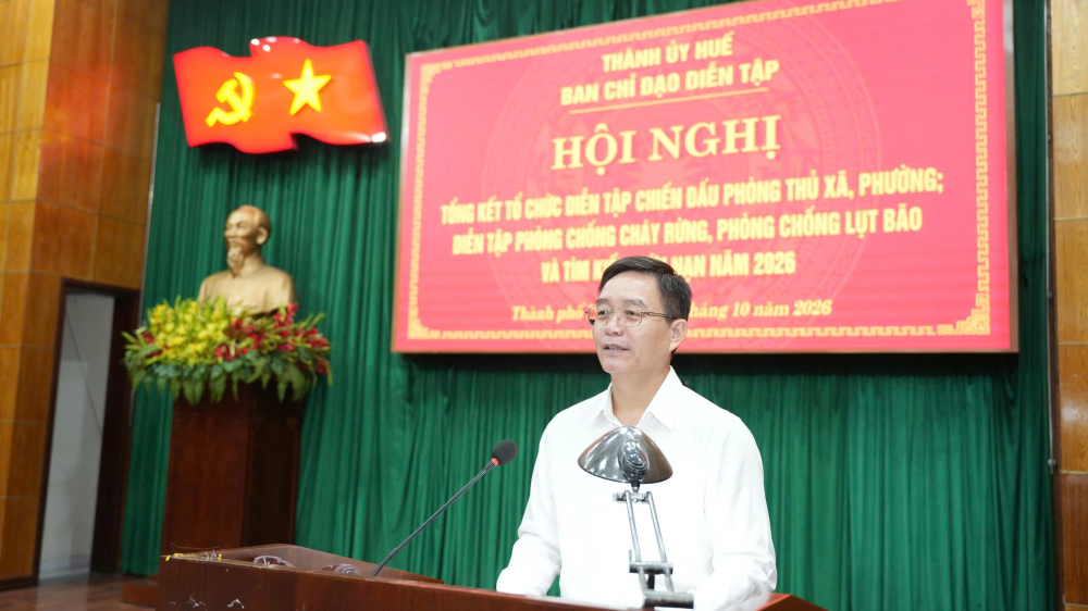 Bí thư Thành ủy TP Huế Nguyễn Đình Trung phát biểu chỉ đạo tại hội nghị. (Ảnh: UBND TP Huế)