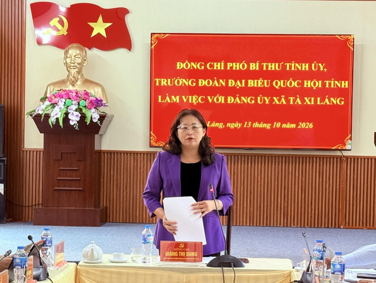 Bà Giàng Thị Dung, Phó Bí thư Tỉnh ủy, Trưởng Đoàn đại biểu Quốc hội tỉnh Lào Cai phát biểu kết luận buổi làm việc (Ảnh: Nguyễn Hải).