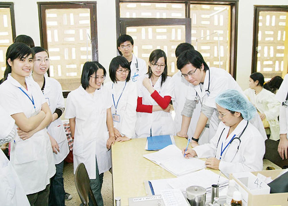 Yêu cầu và sự đãi ngộ tương xứng với bác sĩ chuyên khoa
