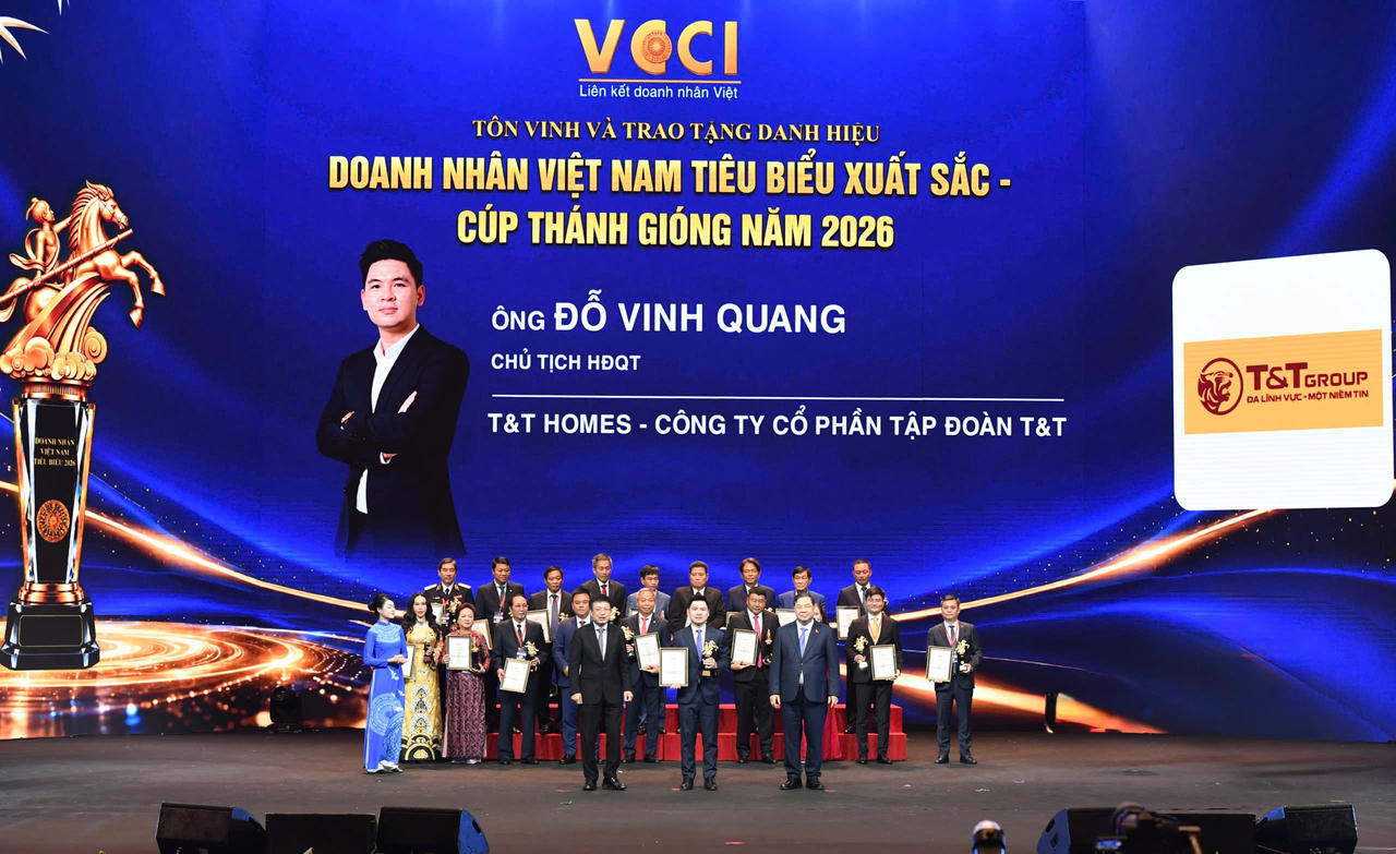 Doanh nhân Đỗ Vinh Quang - Phó Chủ tịch HĐQT T&T Group, Chủ tịch HĐQT T&T Homes được vinh danh “Doanh nhân Việt Nam tiêu biểu - Cúp Thánh Gióng” năm 2026. (Ảnh: Lê Đông) 