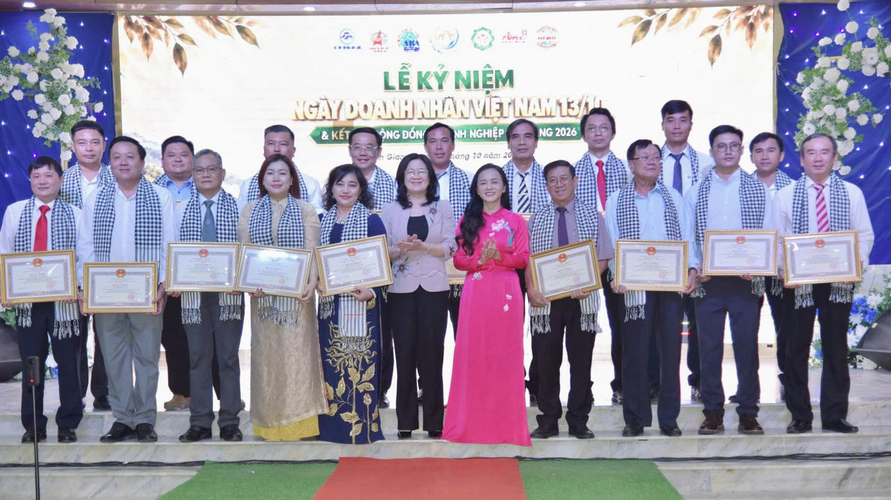 An Giang: Tôn vinh doanh nhân, tăng cường kết nối cộng đồng doanh nghiệp