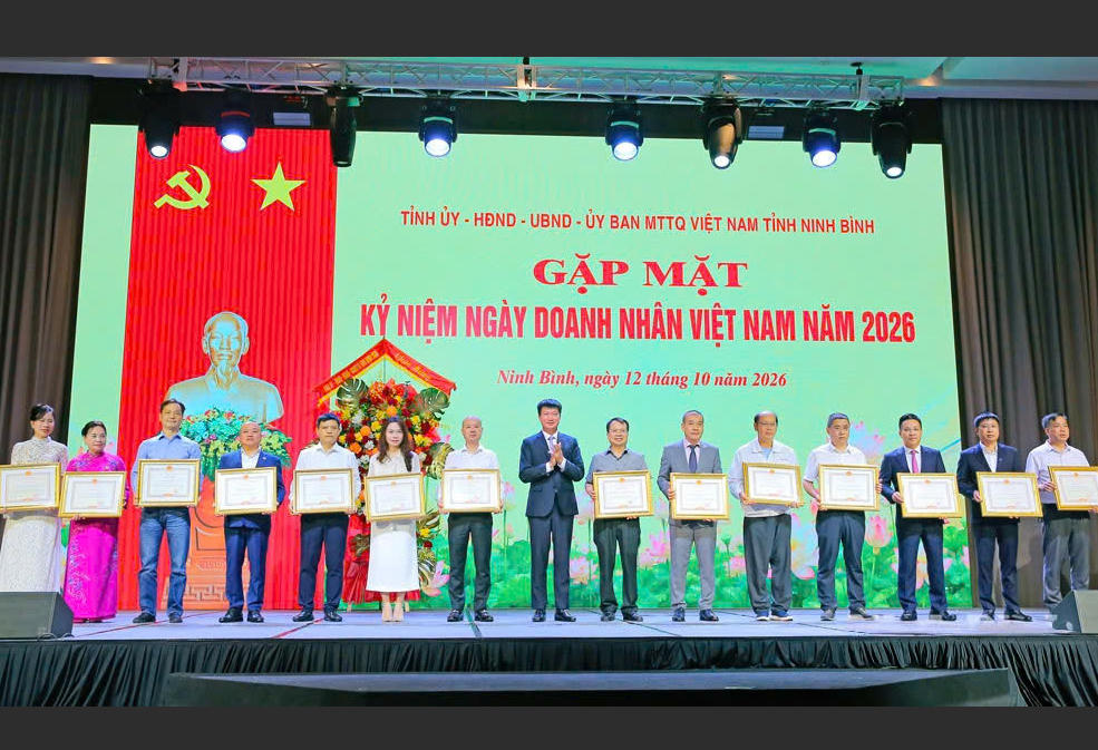 Ninh Bình tặng bằng khen cho các doanh nhân xuất sắc