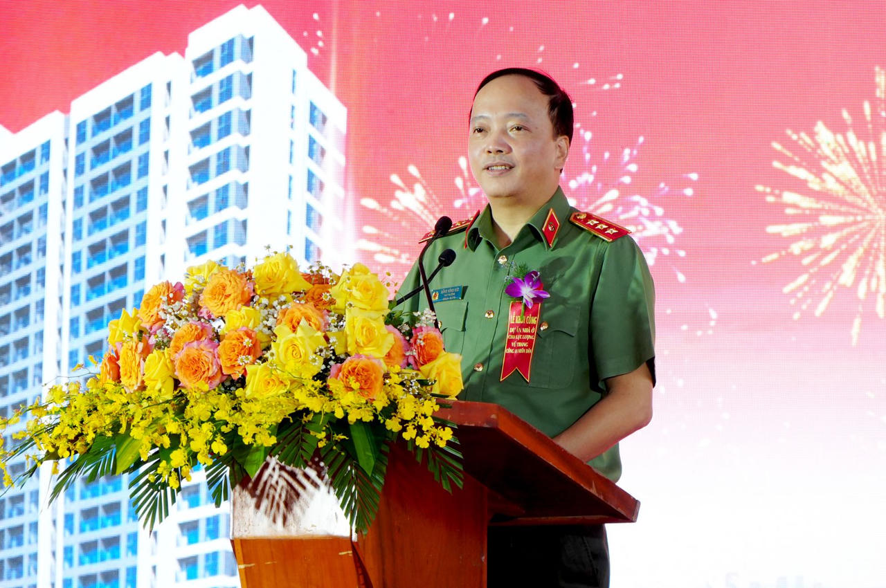 Thượng tướng Đặng Hồng Đức phát biểu tại buổi lễ. (Ảnh: KL)