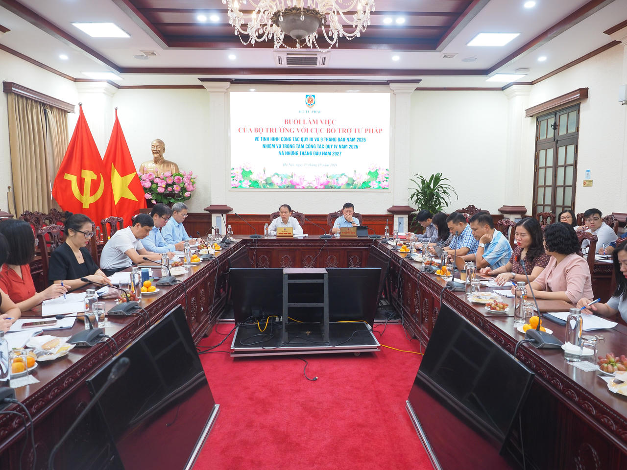 Toàn cảnh buổi làm việc.