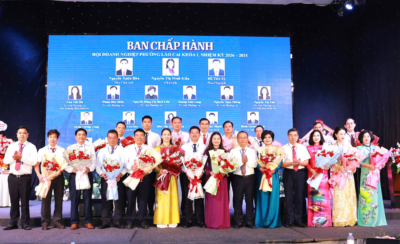 Ban Chấp hành Hội Doanh nghiệp phường Lào Cai khoá I nhiệm kỳ 2026 - 2031 ra mắt đại hội (Ảnh: Trường Hải).