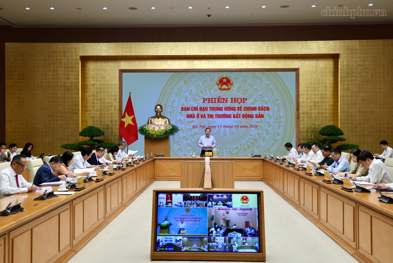 Phiên họp được tổ chức theo hình thức trực tiếp kết hợp trực tuyến, kết nối với một số tỉnh, thành phố. Ảnh: chinhphu.vn