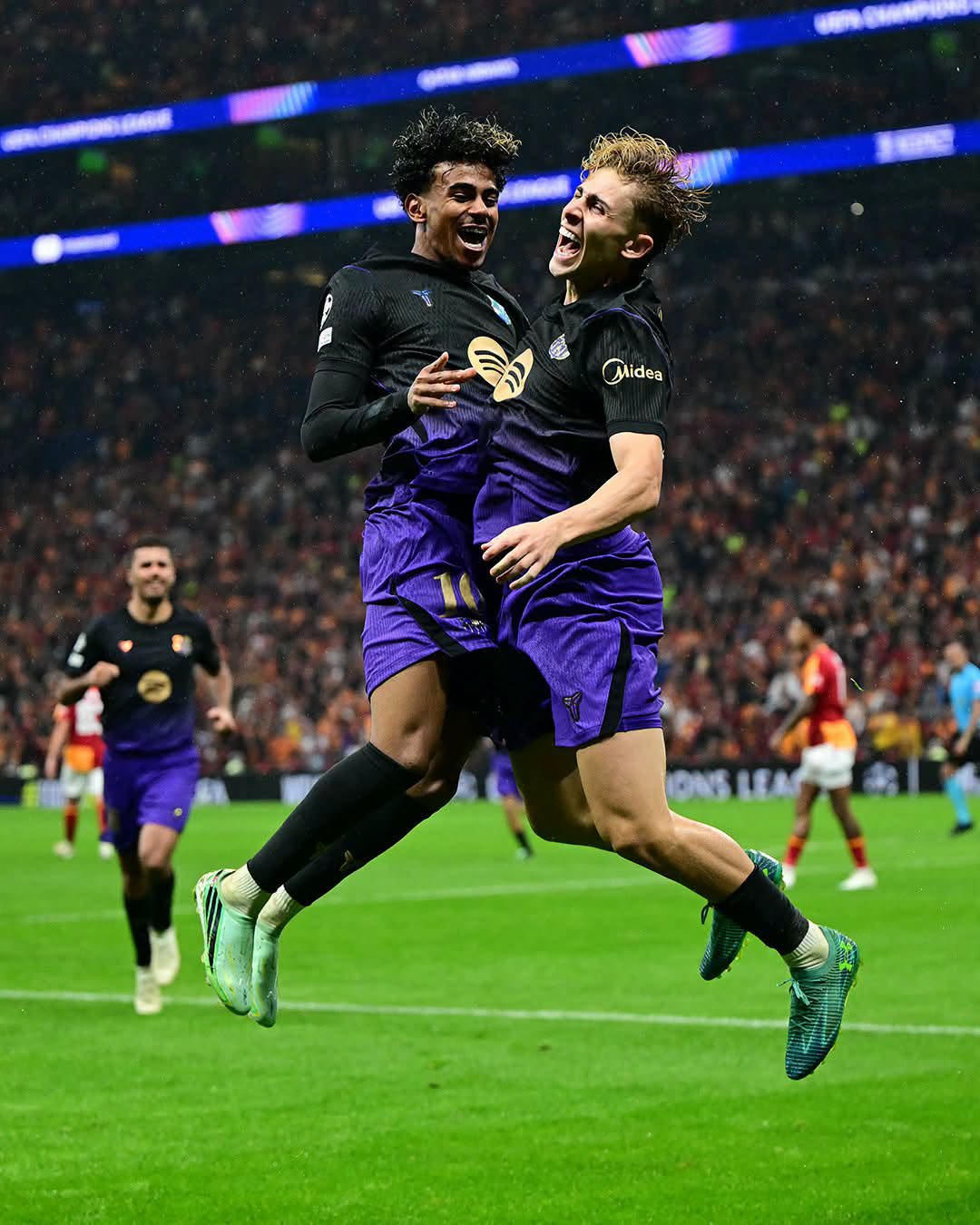 Barcelona nhảy múa tại Thổ Nhĩ Kỳ (Ảnh UCL)