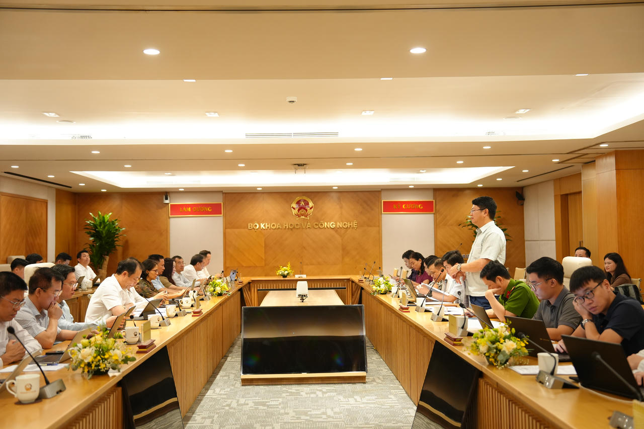 Quang cảnh buổi làm việc.
