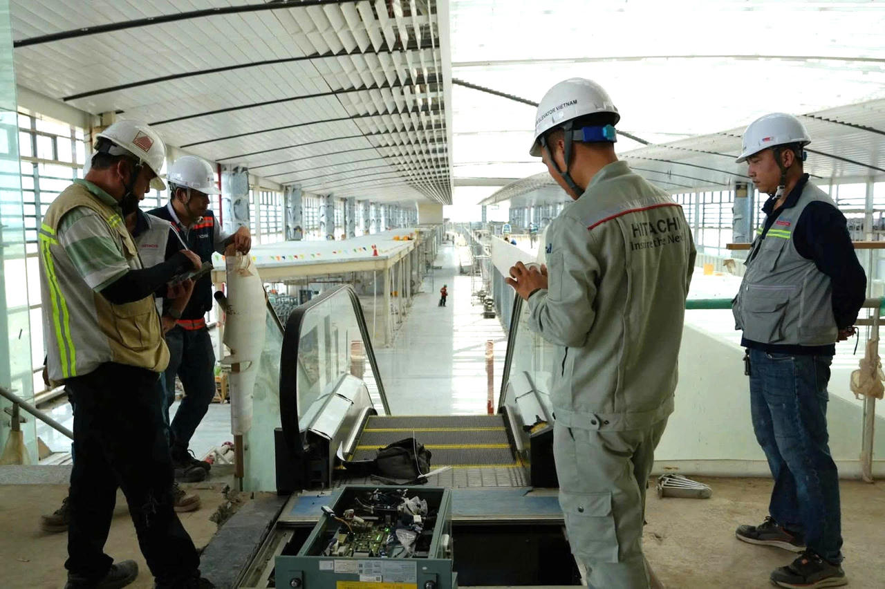 Các hạng mục kỹ thuật bên trong sân bay Long Thành tiếp tục được hoàn thiện trước thời điểm khai thác. Ảnh: DK