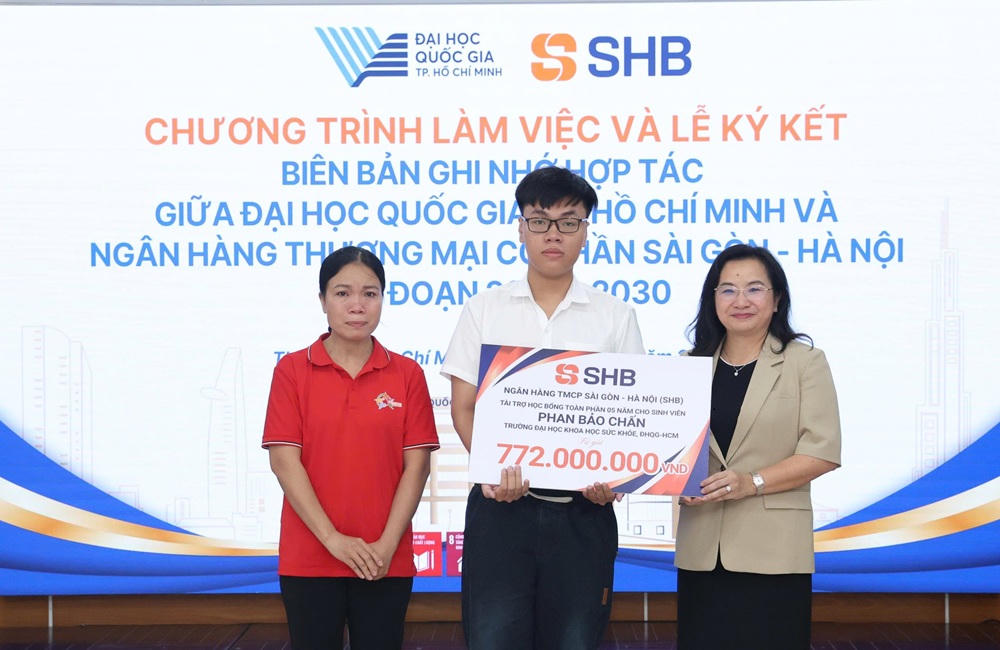 Học bổng của SHB giúp sinh viên Phan Bảo Chấn tiếp tục theo đuổi ước mơ trở thành bác sĩ