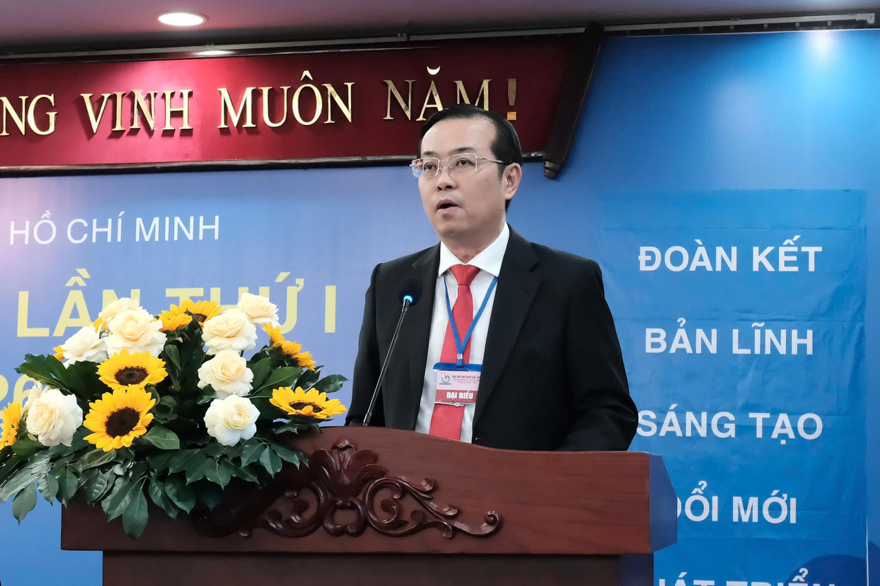 Ông Lê Văn Minh, Tổng giám đốc Cơ quan Báo và Phát thanh, Truyền hình TP HCM làm Chủ tịch Hội Nhà báo TP HCM. Ảnh: Thu Uyên