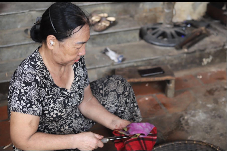 Nữ nghệ nhân duy nhất làng rèn Đa Sỹ và hành trình nửa thế kỷ giữ “hồn” thép
