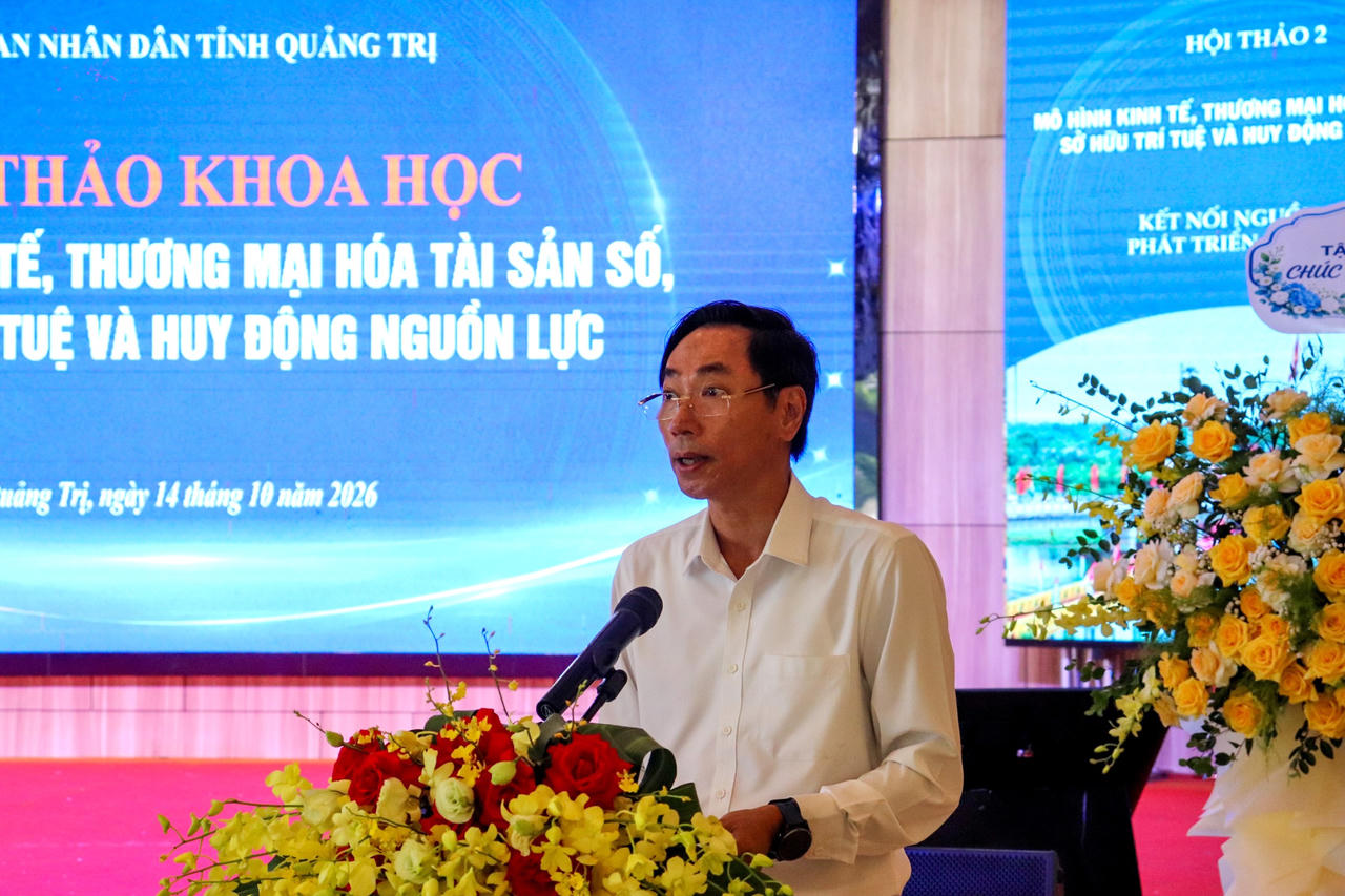 Ông Lê Minh Tuấn, Giám đốc Sở Văn hóa, Thể thao và Du lịch tỉnh Quảng Trị, trình bày đề dẫn hội thảo. (Ảnh: M.P)