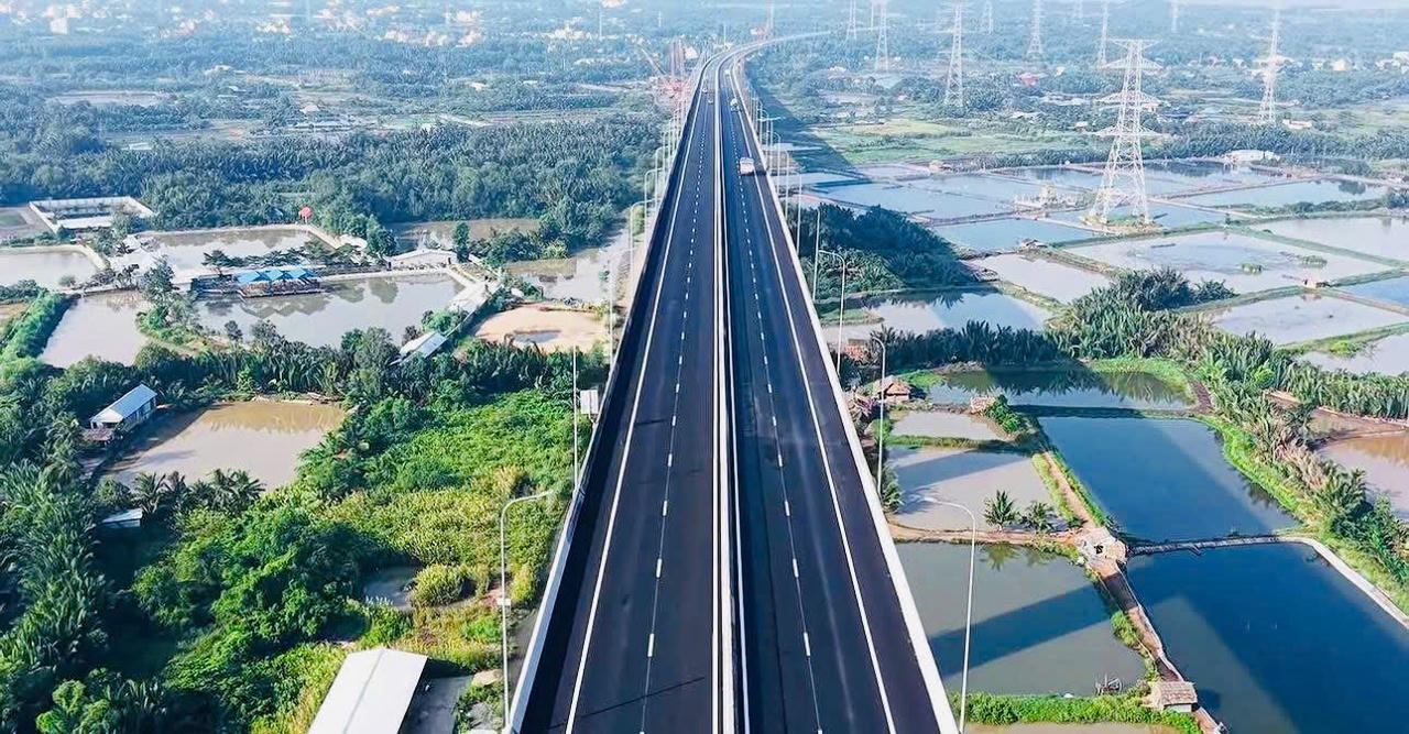 Cao tốc Bến Lức - Long Thành mở thêm hướng kết nối từ miền Tây về sân bay Long Thành. Ảnh: DK
