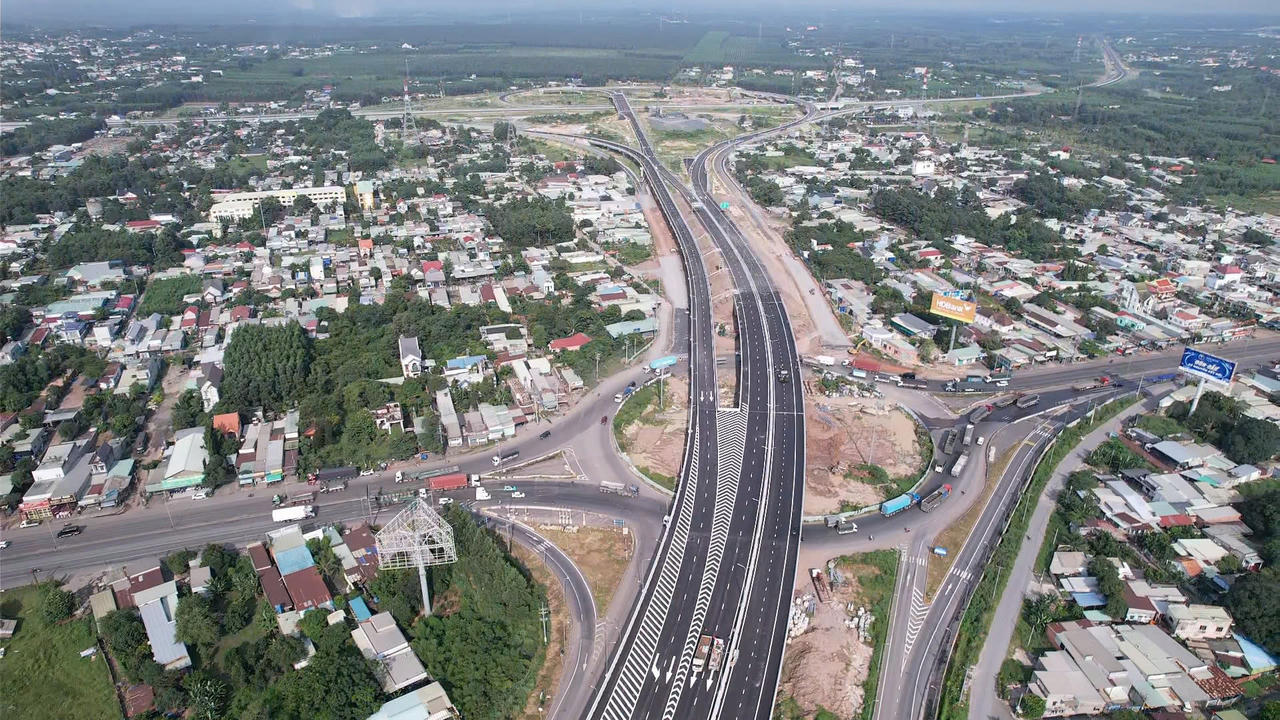 Cao tốc Biên Hòa - Vũng Tàu tạo hướng kết nối từ sân bay Long Thành về Cái Mép - Thị Vải. Ảnh: DK
