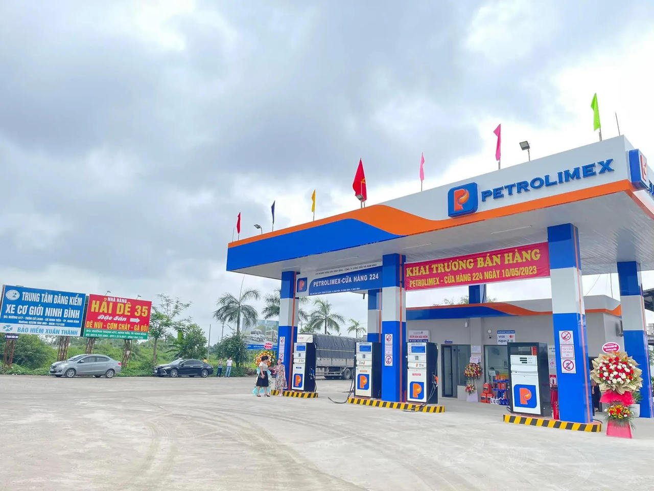 Cây xăng dầu trên địa bàn tỉnh Ninh Bình. (Ảnh TL)