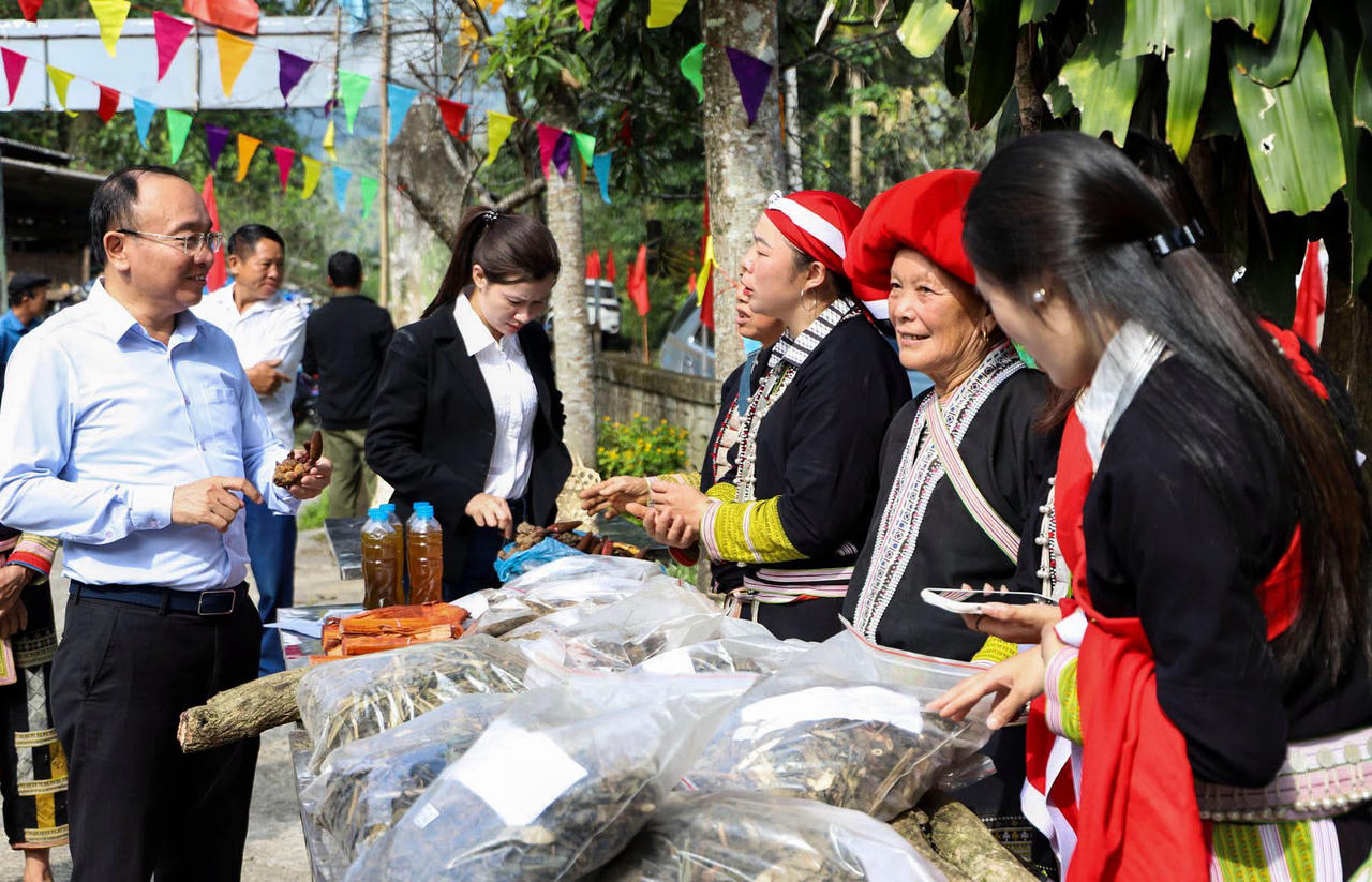 Không chỉ duy trì các mô hình sản xuất hiện có, xã từng bước định hướng phát triển nông nghiệp hàng hóa, tăng cường liên kết giữa sản xuất với tiêu thụ, hướng tới nâng cao giá trị nông sản (Ảnh: Trung tâm DVTH xã Bát Xát).
