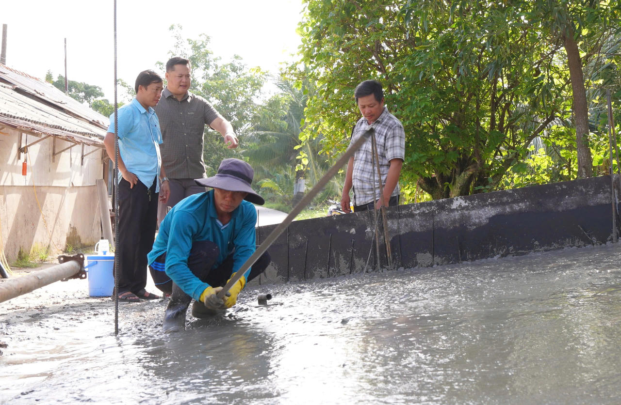 U Minh chung sức xây dựng nông thôn mới