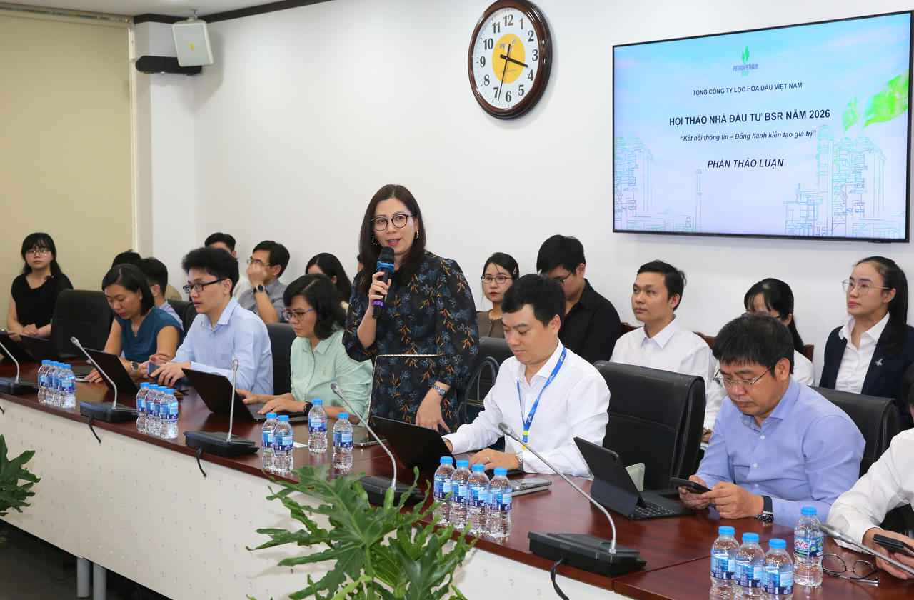 Nhà đầu tư đặt câu hỏi tới BSR 