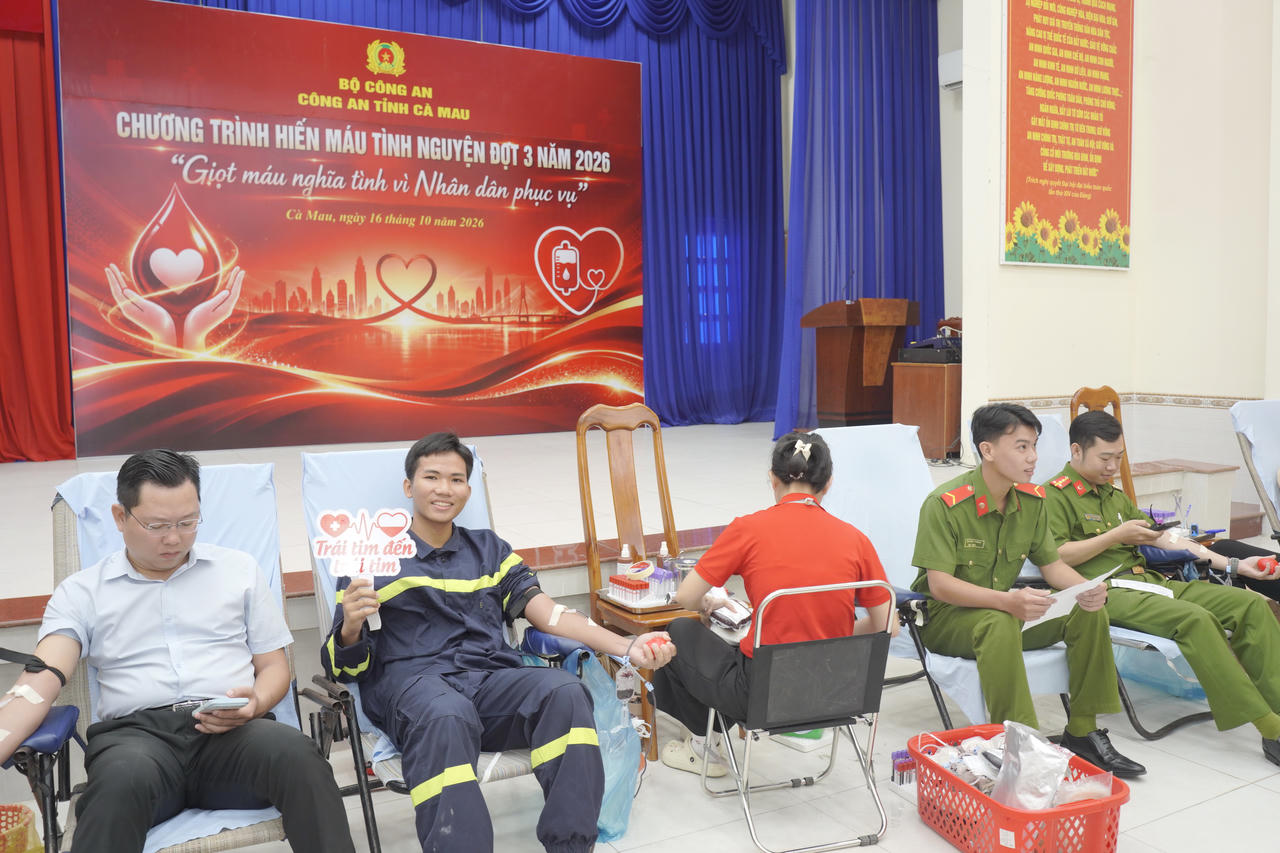 Lan tỏa nghĩa tình qua phong trào hiến máu tình nguyện của chiến sĩ công an Cà Mau