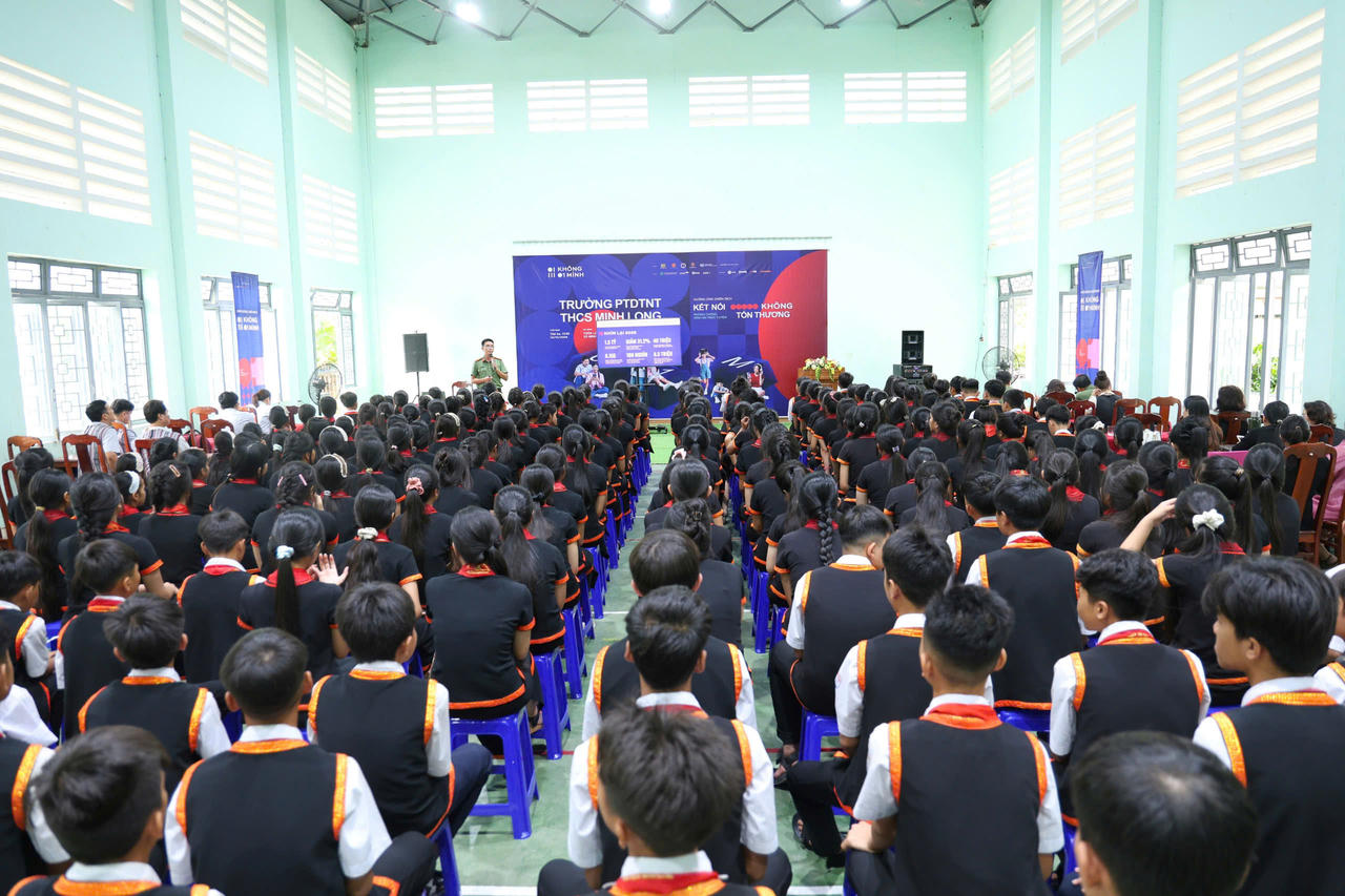 “Mục tiêu Chiến dịch “Không Một Mình” năm 2026 là chuyển hóa nhận thức thành kỹ năng thực tế cho trẻ: từ nhận diện nguy cơ, bảo vệ dữ liệu cá nhân đến biết cách chặn, báo cáo và tìm kiếm sự hỗ trợ (ảnh Vân Anh)
