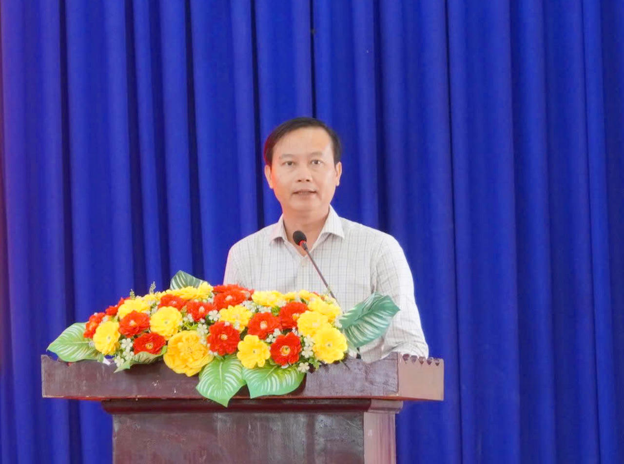 Ông Lê Hồng Thịnh - Bí thư Đảng ủy, Chủ tịch HĐND xã U Minh, phát động phong trào thi đua xây dựng giao thông nông thôn giai đoạn 2026–2030 (Ảnh: T.C).