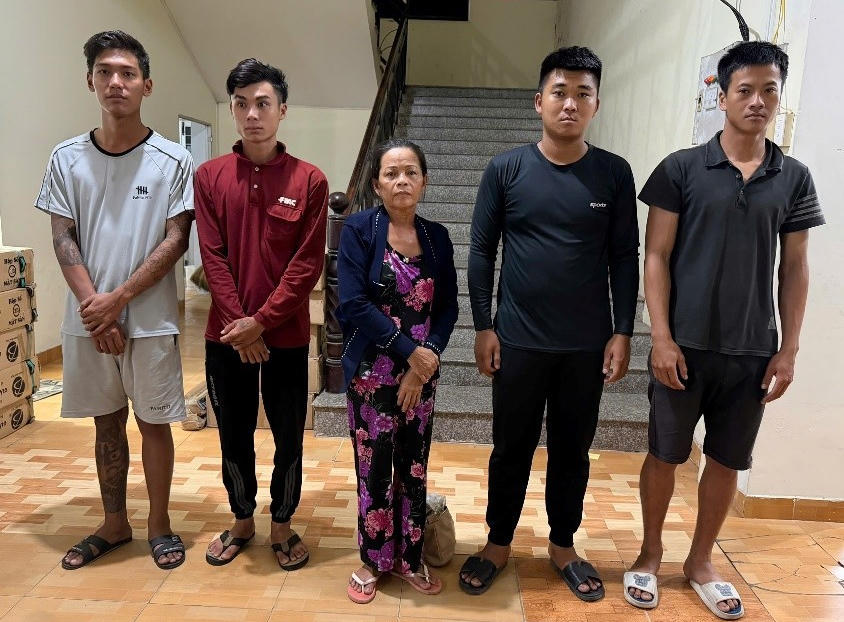 Đề nghị truy tố 5 bị can trong vụ thuê người chém chồng tại An Giang