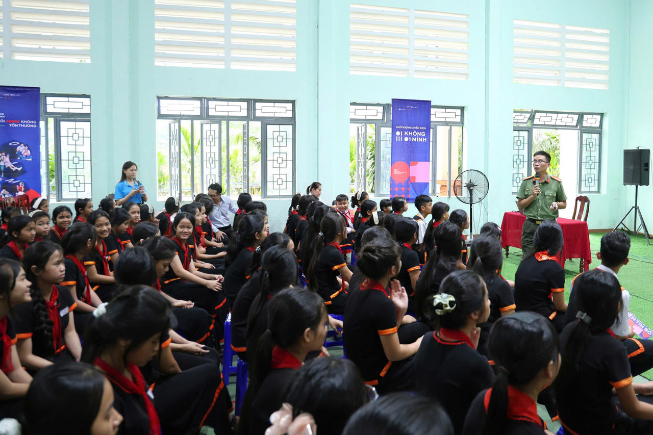 Quảng Ngãi triển khai Chiến dịch “Không Một Mình” giúp học sinh nhận diện rủi ro, ứng phó đúng cách trên môi trường số 