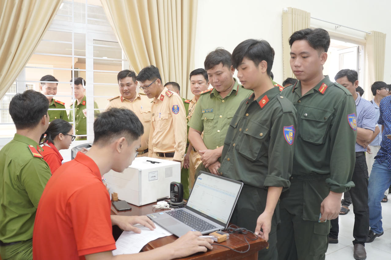 Lan tỏa nghĩa tình qua phong trào hiến máu tình nguyện của chiến sĩ công an Cà Mau