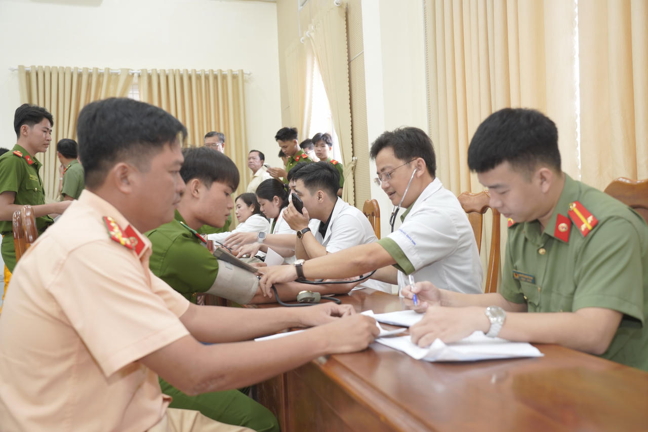 Lan tỏa nghĩa tình qua phong trào hiến máu tình nguyện của chiến sĩ công an Cà Mau