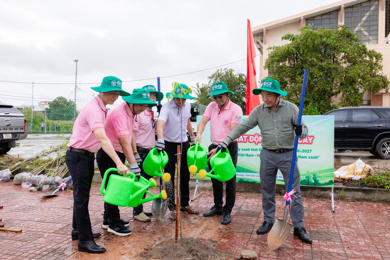 C.P. Việt Nam trao tặng 150.000 cây xanh tại Gia Lai