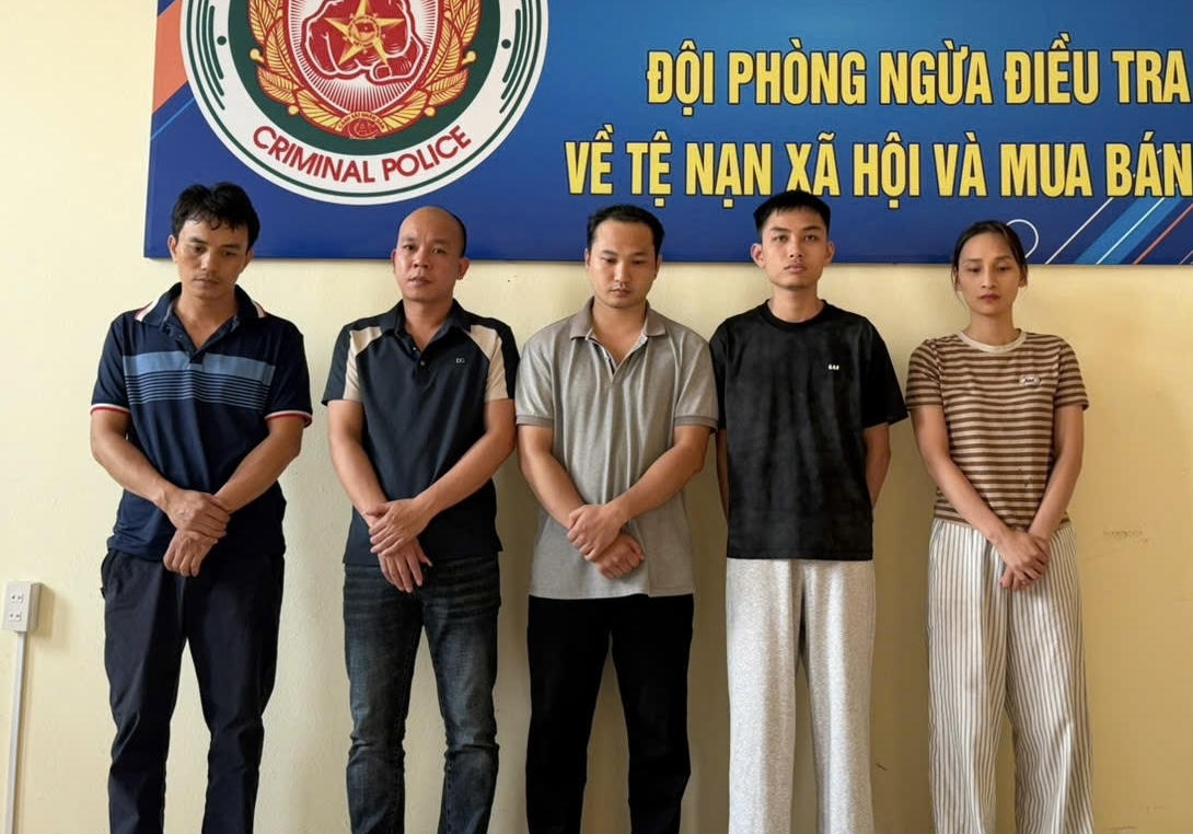 Khởi tố 5 đối tượng trong đường dây rửa tiền, đánh bạc qua mạng