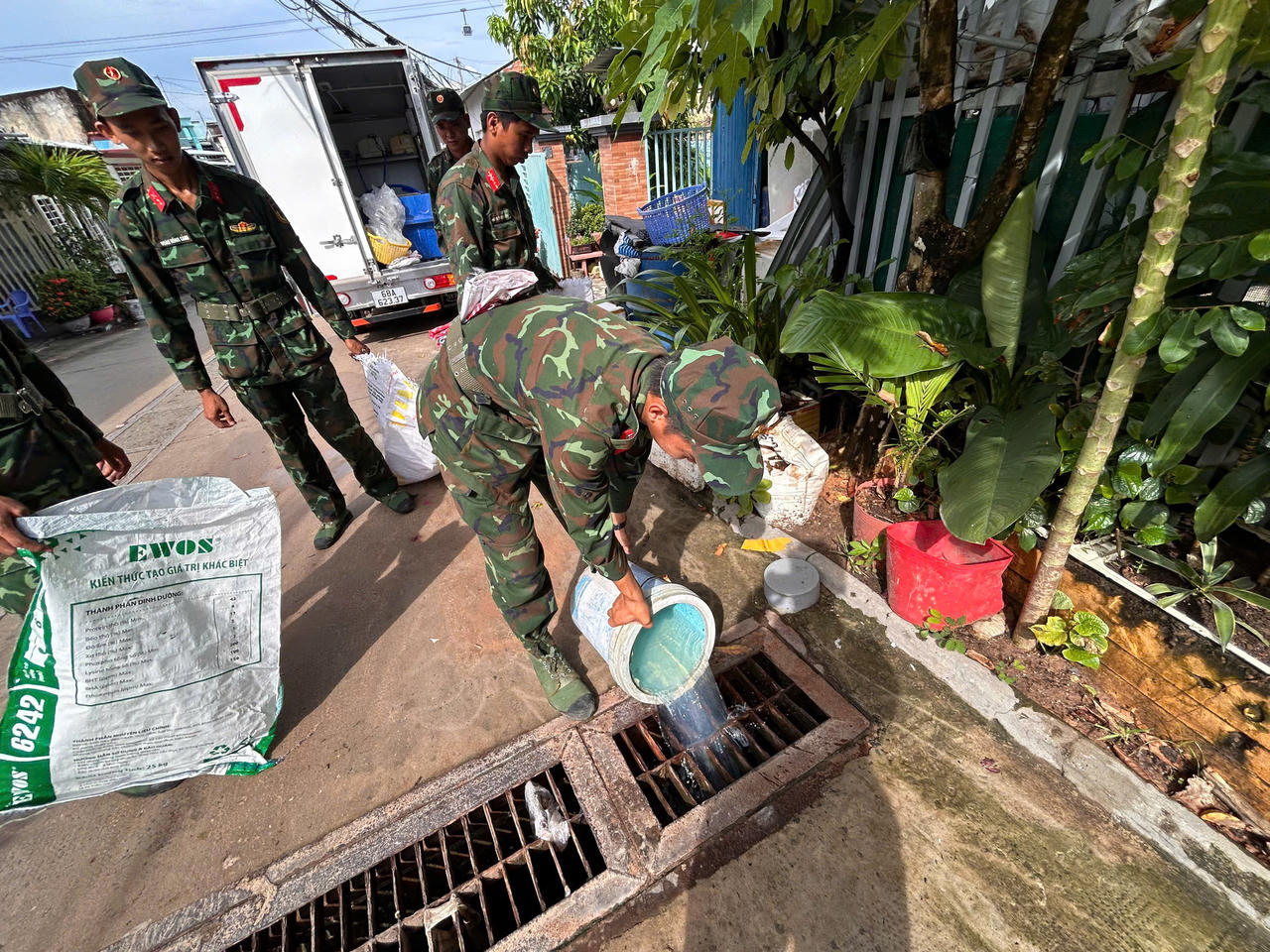 Phú Quốc (tỉnh An Giang) ra quân diệt lăng quăng, chủ động phòng, chống sốt xuất huyết